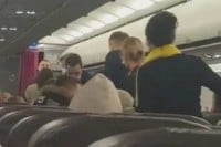 Drama na letu za Tuzlu: Muškarac prijetio da će srušiti avion jer je preusmjeren  u Beograd