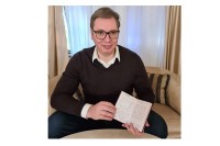 Vučić: Završio sam prvu godinu, imam sve desetke i jednu devetku