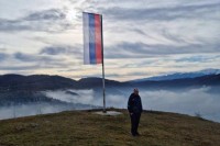 Ponovo se vijori zastava Republike Srpske na Kundovači iznad Vojkovića