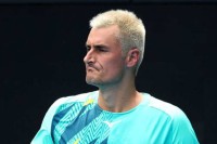 Bernard Tomić se tokom meča „kladio“ da ima koronu, pa bio u pravu