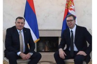 Vučić zamolio Dodika da se Srbi vrate u institucije BiH i tu brane svoje pravo