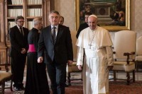 Papa ocijenio da je Komšić dobra osoba