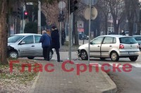 Sudar dva vozila kod bivše fabrike “Rudi Čajavec”