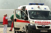 Dva lica povrijeđena u sudaru tri vozila