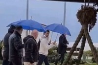 Đoković se iz Beograda zaputio u komšiluk, šetao kraj mora i fotografisao se s fanovima