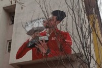 Mural Novaka Đokovića osvanuo u Kosovskoj Mitrovici