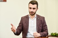Nemanja Davidović, predsjedavajući SO Bosanski Petrovac: Stalno nas vraćaju u blato