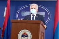 Čubrilović pozvao Izetbegovića i Čovića da se obrate parlamentu