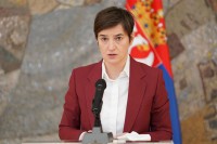 Brnabić: Obezbjeđenje Vučića na maksimumu, glavni osumnjičeni van dometa službi