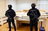 Srbija: Zaplijenjeno 300 kilograma marihuane, uhapšeno pet osoba