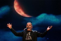 150 radio-stanica na području eks-Jugoslavije emitovalo je istu pjesmu u Akijevu čast VIDEO
