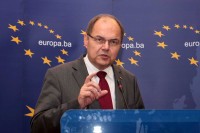 Šmit priznao da nema legitimitet
