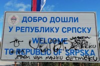 Ustaški simboli na tabli dobrodošlice u Republiku Srpsku