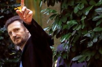 Nison u rimejku legendarnog filma "Goli pištolj": "To će biti ili genijalno, ili kraj moje karijere"