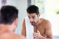 Univerzitet studentima zabranio da zbog korone nose bradu, brkove mogu