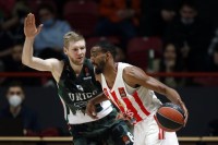 Kalinić i Volters vodili Zvezdu do pobjede protiv Uniksa