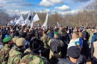 Lazić: Međunarodna zajednica da reaguje zbog okupljanja uniformisanih lica sa ratnim zastavama u Bužimu
