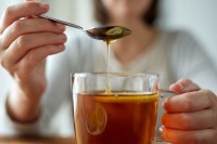 Zbog tri grama meda izgubili posao