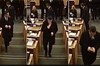 Čampara zapalio cigaretu u pauzi sjednice na kojoj razmatraju zabranu pušenja na javnom mjestu