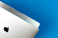 Apple T2 сигурносни чип може да се хакује