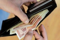Teslić: Policija traga za nepoznatom osobom koja je podigla tuđi novac sa bankomata