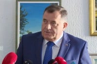 Dodik: Crni dan za Srbe Satler promoviše u praznik