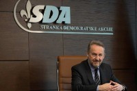 Izetbegović: Narodima na Balkanu, naročito u BiH, nije do rata