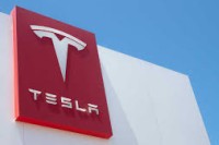 "Tesla" pod inflatornim pritiskom