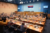 Poslanici NSRS podržali ukidanje PDV-a na osnovne namirnice, a povećanje na 22 odsto za luksuz
