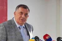Dodik: Penzije, borački dodatak i plate biće povećani za 10 odsto