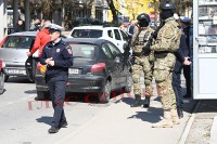 Pretresi u Pećanima zbog ubistva Radenka Bašića: Policija pregledala stanove po zgradama