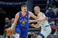 Jokić piše istoriju: Ostvario 76.  tripl-dabl u karijeri, Denver nosi ka plej-ofu