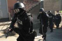Velika akcija u FBiH zbog trgovine drogom i nadriljekarstva, uhapšeno osam osoba