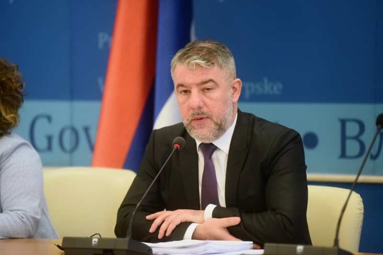 Укинута обавеза ношења маски у Српској