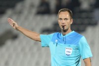 Srđan Jovanović sudi meč Ajntrahta i Barselone u LE