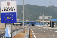 Državljani BiH više ne trebaju „razlog“ za putovanje u Hrvatsku, kovid potvrde ostaju