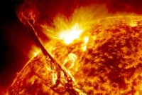 Otvorila se velika pukotina na Suncu