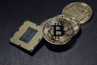Bitkoin pao ispod 42.000 dolara