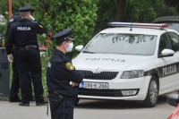 U Banovićima pri slijetanju automobila povrijeđeni vozač i saputnica