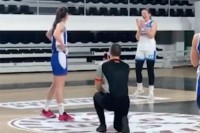 Crnogorskom sudija koji je prekinuo meč, pa zaprosio košarkašicu VIDEO