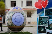 Travnik: Na glavni trg postavljeno jaje visine 2,64 metra