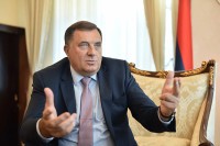 Dodik: Ako BiH čuvaju neformalne grupe, onda je njena sudbina na lošem putu