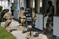 U akciji “Pilot” uhapšeno sedam lica, otkriveni maruhuana, kokain, oružje, bombe