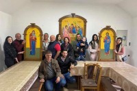Mještani Korova kod Srpca složni u još jednoj akciji: Ikonama ukrasili crkvenu salu