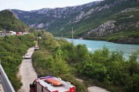 Mostar: Cisterna završila u jezeru nakon stravičnog sudara sa kombijem