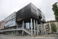 U požaru, osim prostorija IRB-a, oštećen i veći broj lokala, tužilac obavio uviđaj