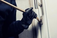 Neobična pljačka u blizini Banjaluke: Ukrao novac iz kase i pečenu jagnjetinu iz kuhinje
