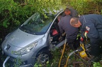 Teška saobraćajna nesreća kod Trebinja: Vatrogasci rezali lim da bi izvukli djevojku