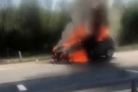 Izgorio automobil na autoputu Banja Luka - Doboj