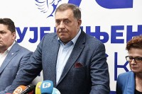 Dodik: Arnautović zaslužuje da bude smijenjen